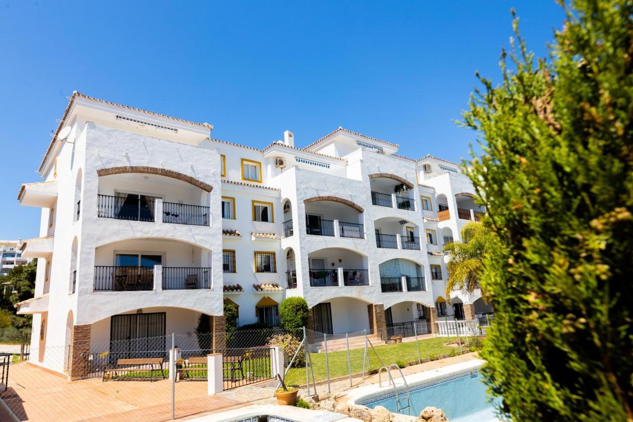 Spacious 2-Bedroom Apartment With Free Parking Sitio de Calahonda 외부 사진