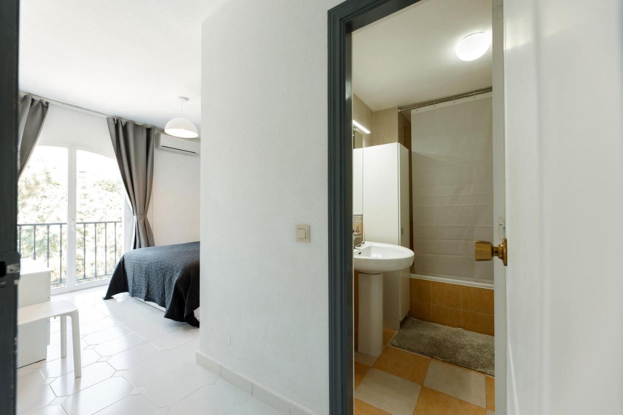 Spacious 2-Bedroom Apartment With Free Parking Sitio de Calahonda 외부 사진
