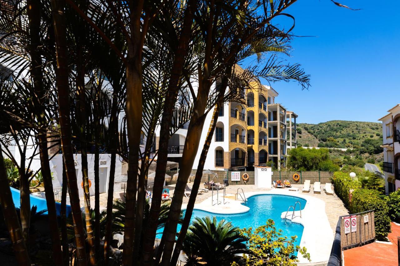 Spacious 2-Bedroom Apartment With Free Parking Sitio de Calahonda 외부 사진