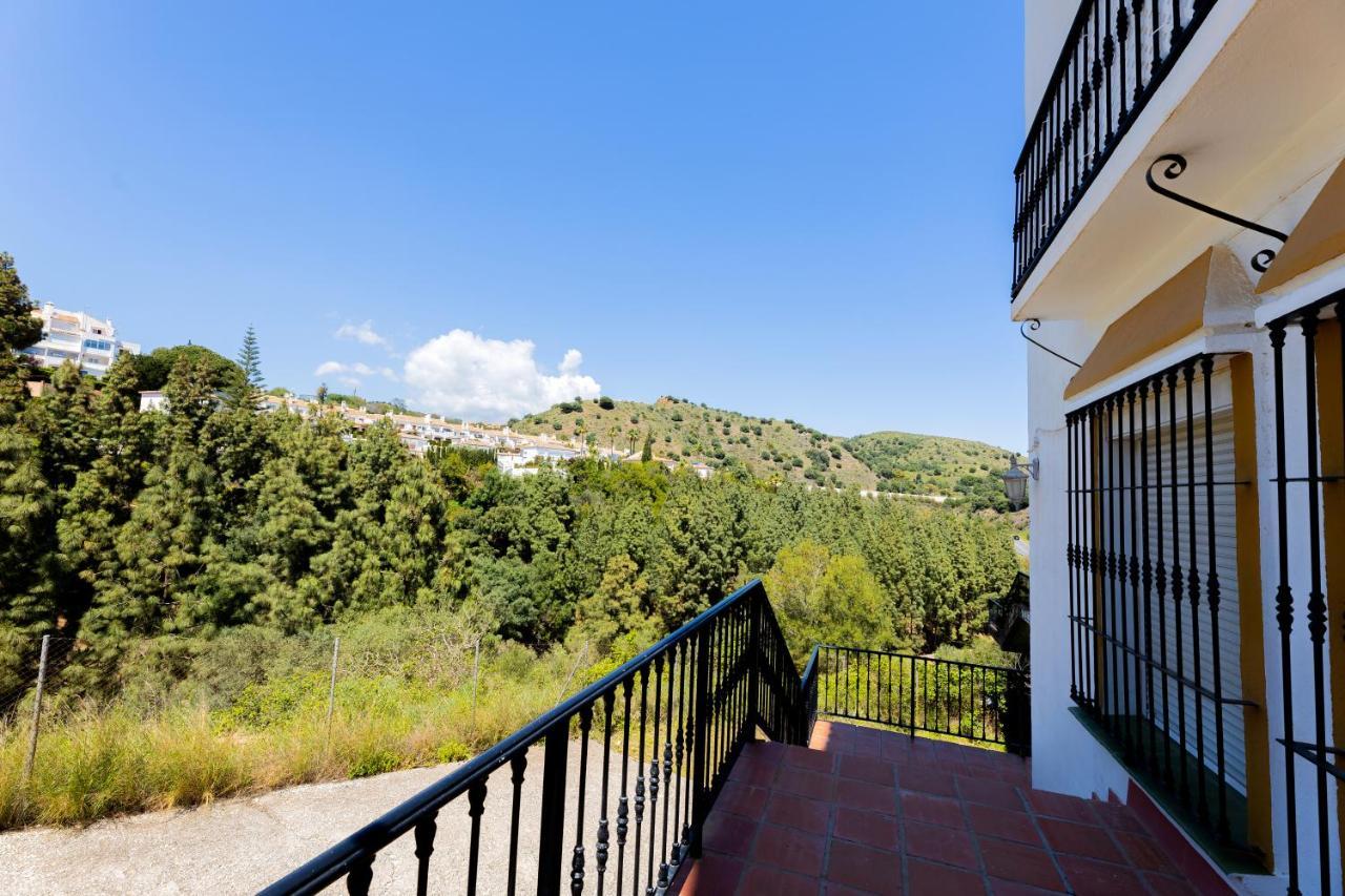 Spacious 2-Bedroom Apartment With Free Parking Sitio de Calahonda 외부 사진