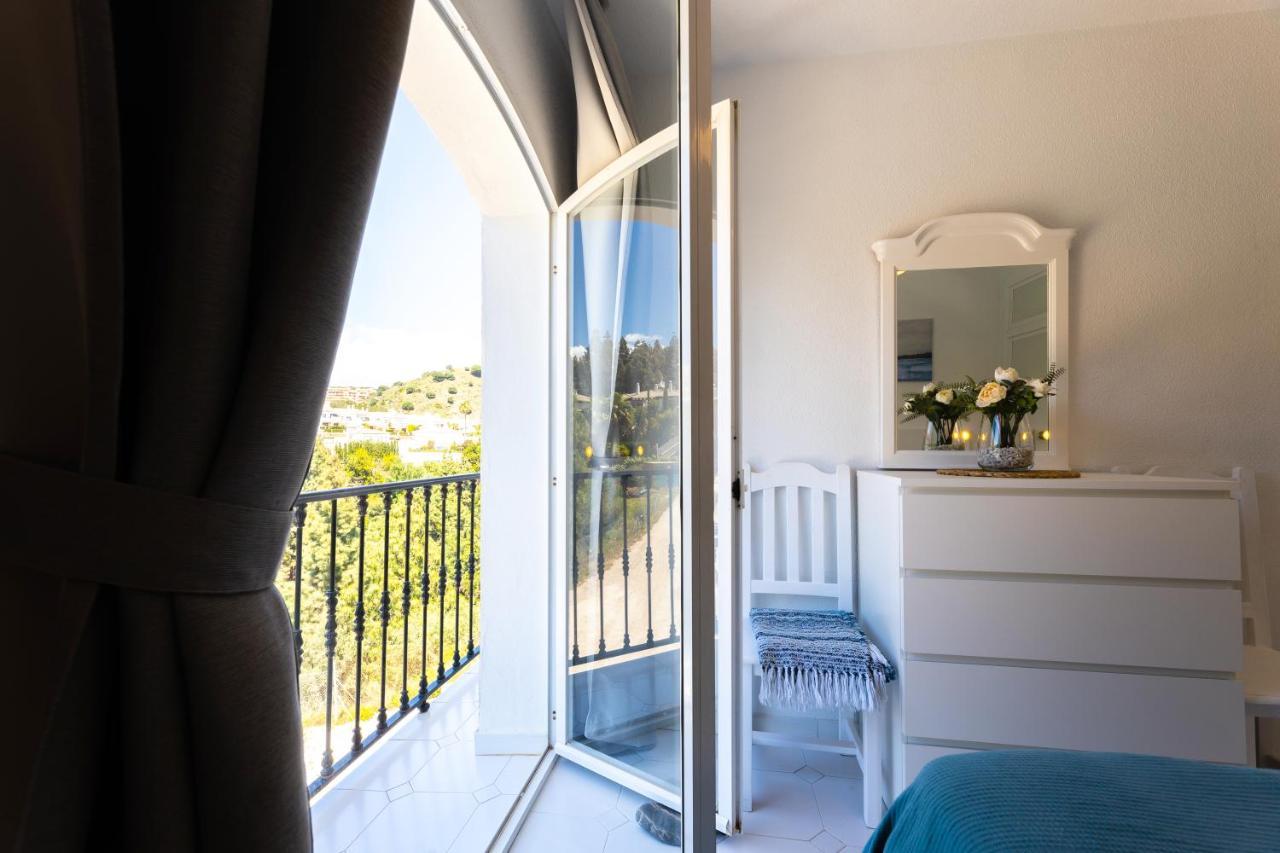 Spacious 2-Bedroom Apartment With Free Parking Sitio de Calahonda 외부 사진