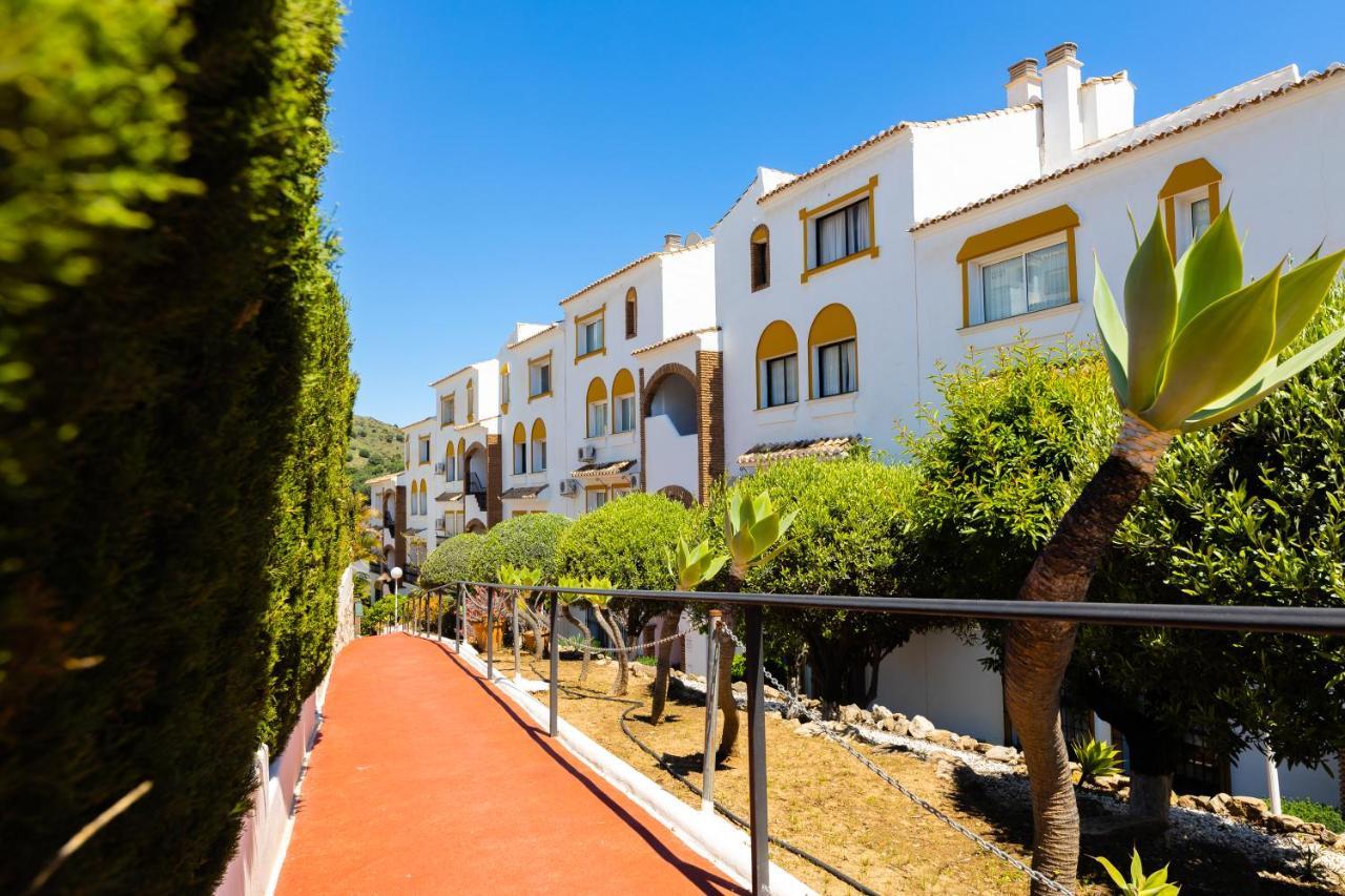 Spacious 2-Bedroom Apartment With Free Parking Sitio de Calahonda 외부 사진