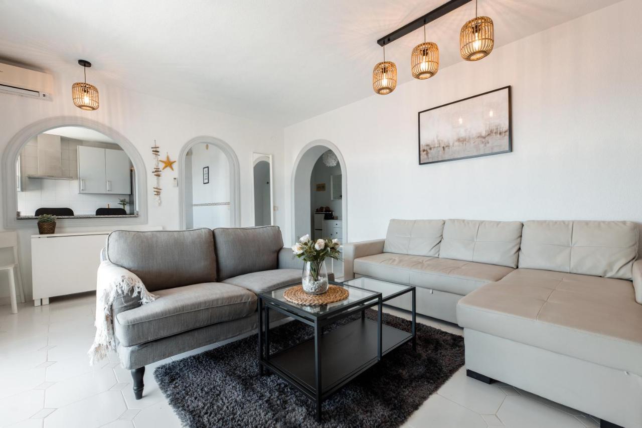 Spacious 2-Bedroom Apartment With Free Parking Sitio de Calahonda 외부 사진
