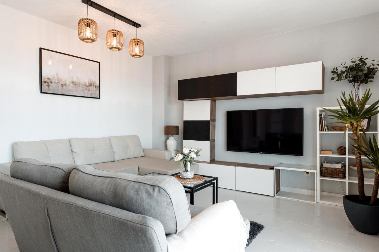 Spacious 2-Bedroom Apartment With Free Parking Sitio de Calahonda 외부 사진
