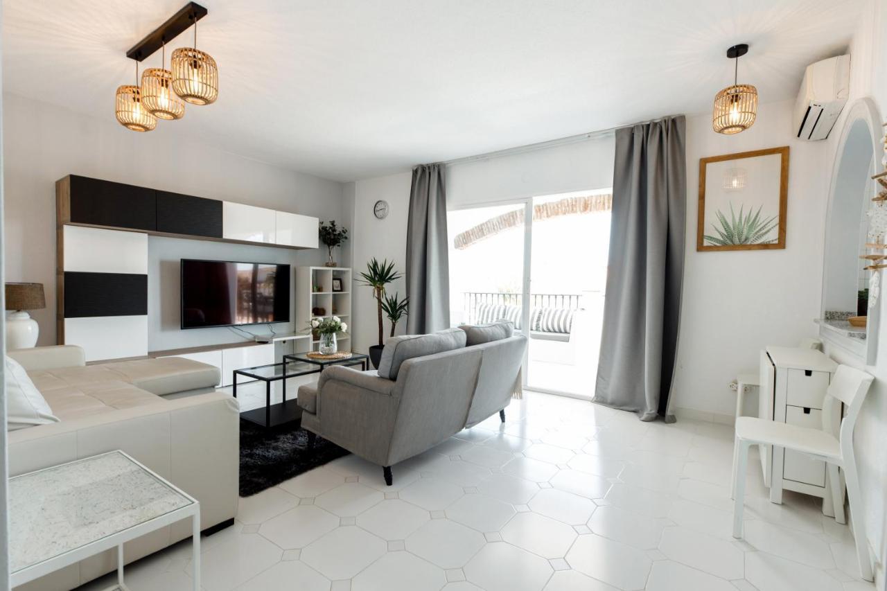 Spacious 2-Bedroom Apartment With Free Parking Sitio de Calahonda 외부 사진