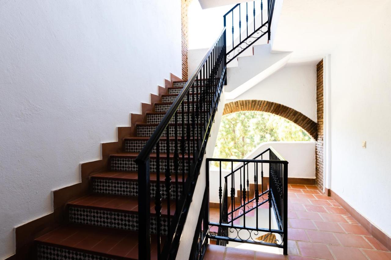 Spacious 2-Bedroom Apartment With Free Parking Sitio de Calahonda 외부 사진